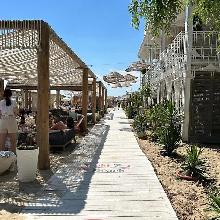 Sunny Escape Your Beachside Home