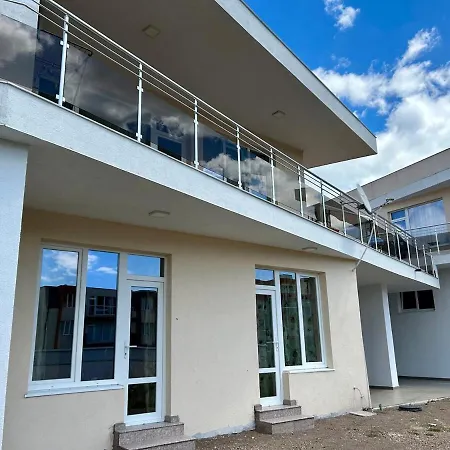 Sunny Escape Your Beachside Home Apartment