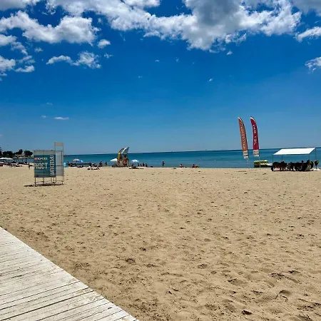 Sunny Escape Your Beachside Home
